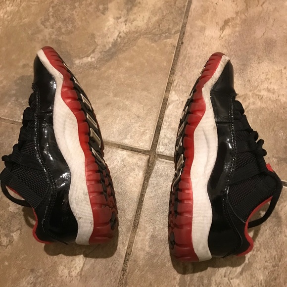 Black and red jordan - Picture 5 of 6